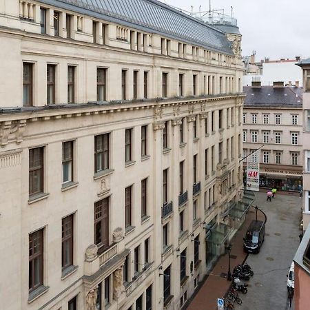 Aranykez 4-6: Downtown Studio Budapeste Exterior foto